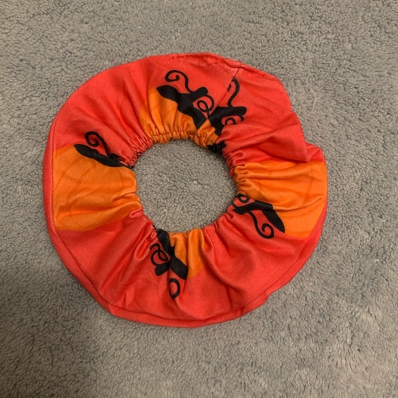 🎃Ruffle Girl Womens Size L Large New NWT Halloween Shirt & Scrunchie - Picture 4 of 4